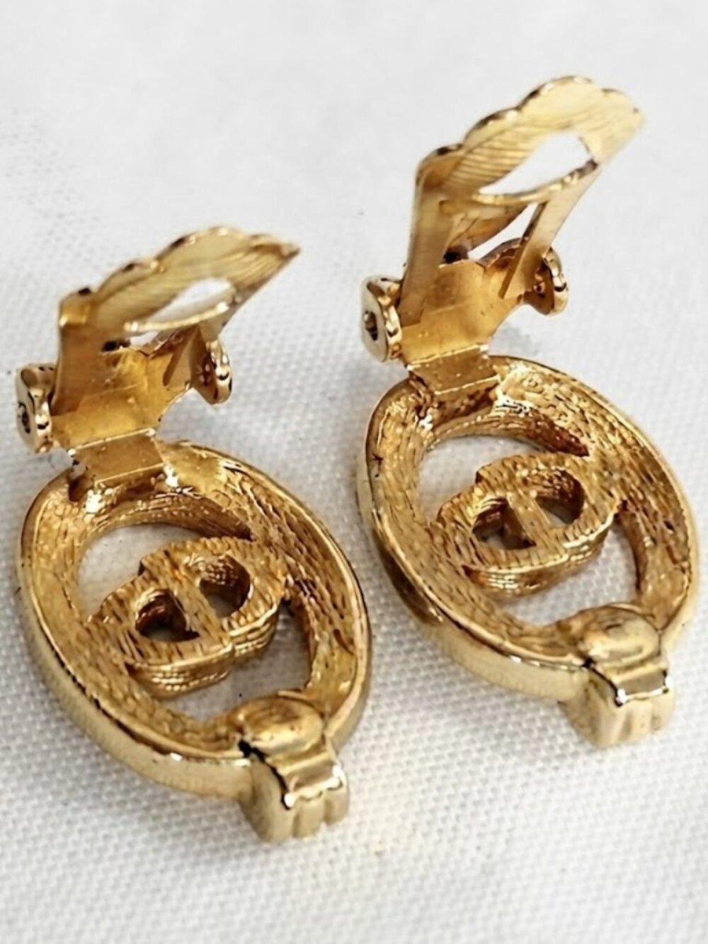 Authentic Vintage Christian Dior Gold Tone Rhinestone Clip-On Earrings - Picture 3 of 4